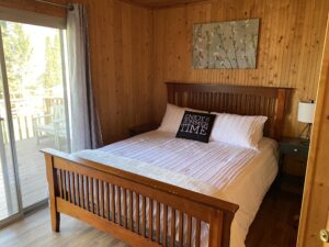 Motel #16 Queen Bed